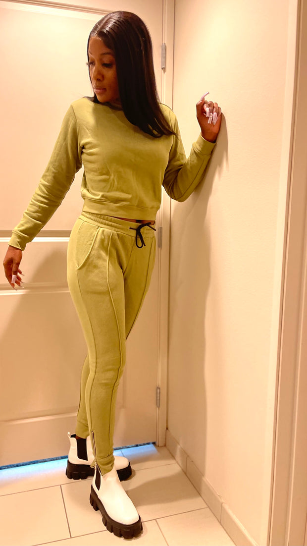 Not Your Average SweatSuit - VeA Posh 